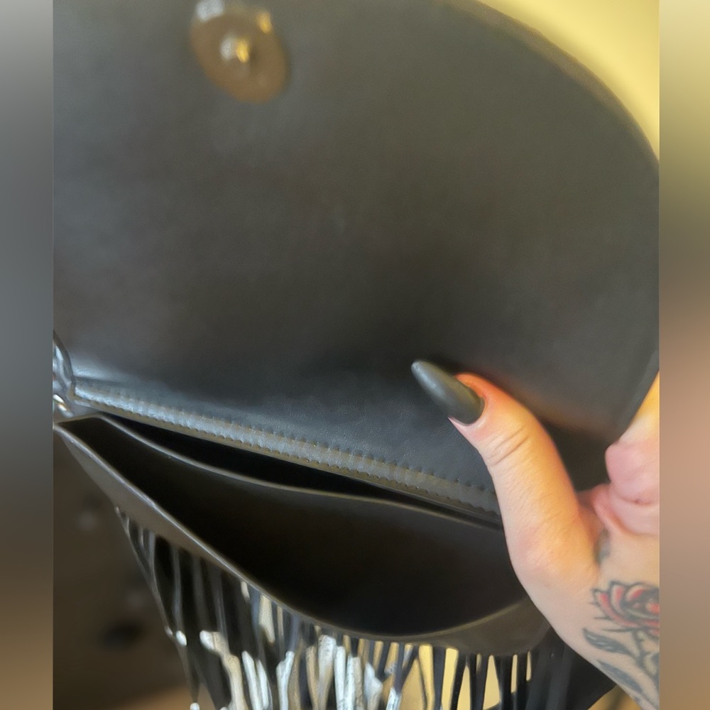 Moons fringe black cross body purse - Picture 5 of 5